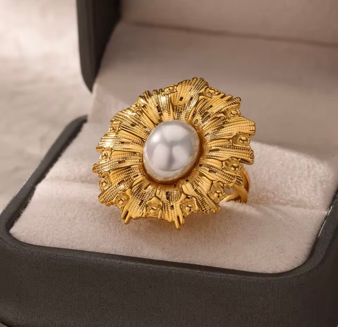 Cleo Ring